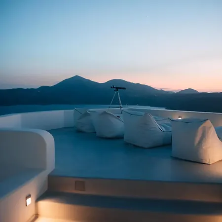 Villa Eight Infinity -- Two-level -- *