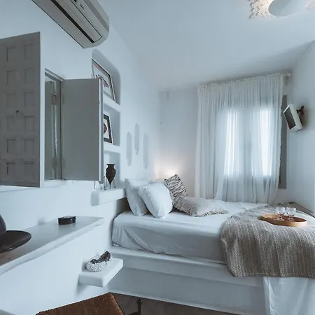 Eight Infinity -- Two-level -- Villa Plaka (Milos)