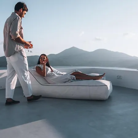 Villa Eight Infinity -- Two-level --