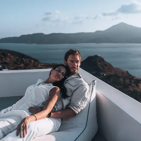 Villa Eight Infinity -- Two-level -- *