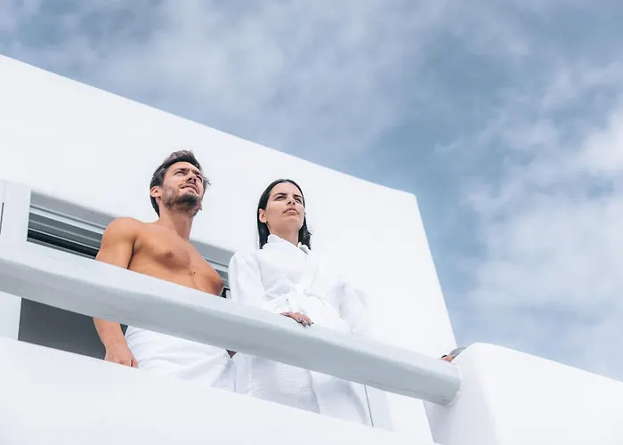 Villa Eight Infinity -- Two-level -- *