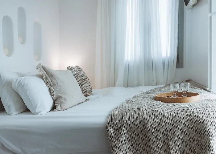 Eight Infinity -- Two-level -- Villa Plaka (Milos)