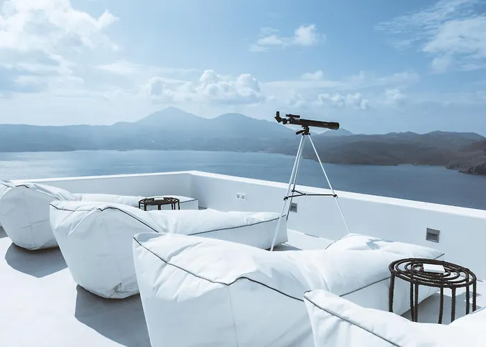 Eight Infinity -- Two-level -- * Plaka (Milos)