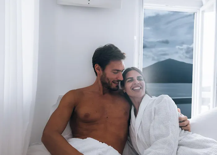 Eight Infinity -- Two-level -- * Plaka (Milos)