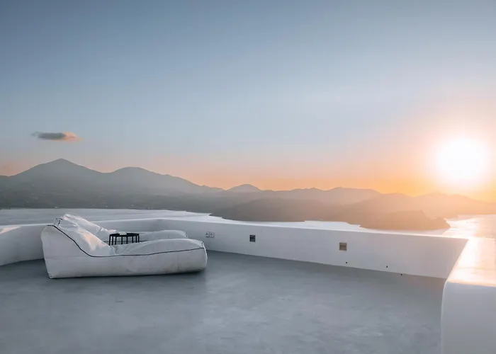 Villa Eight Infinity -- Two-level --